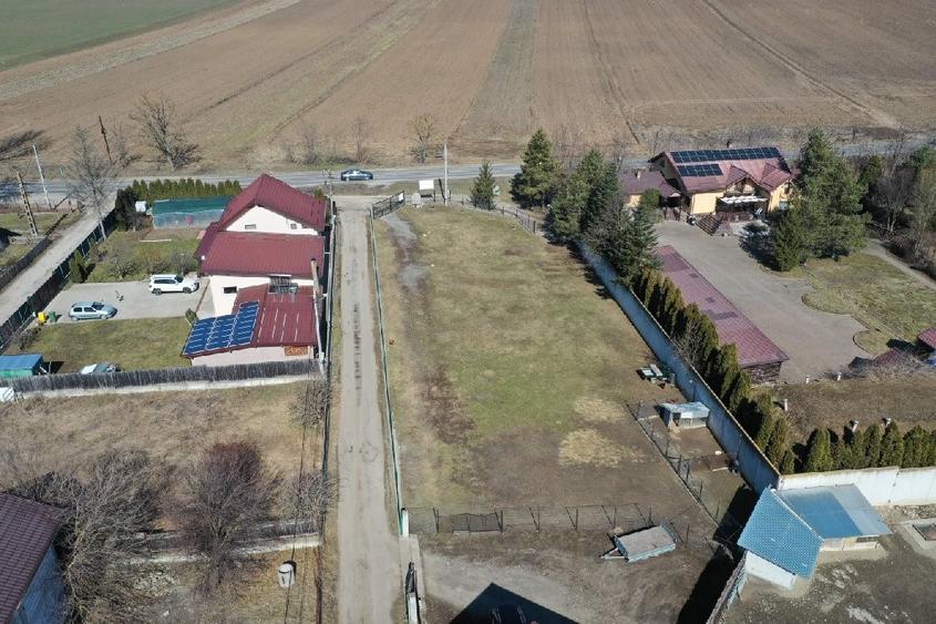 Micro-ferma cu 6500mp teren si hala la 15 min de Bacau.