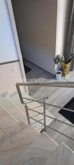 Piata Muncii –Calea Calarasilor,vila 12 camere, suprafata 370mp,curte 150mp - 12