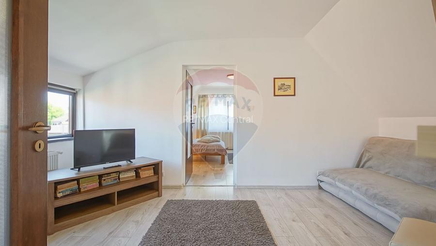 Casă cu 2 apartamente în Brasov, investiție sigură sau căminul ideal - 8