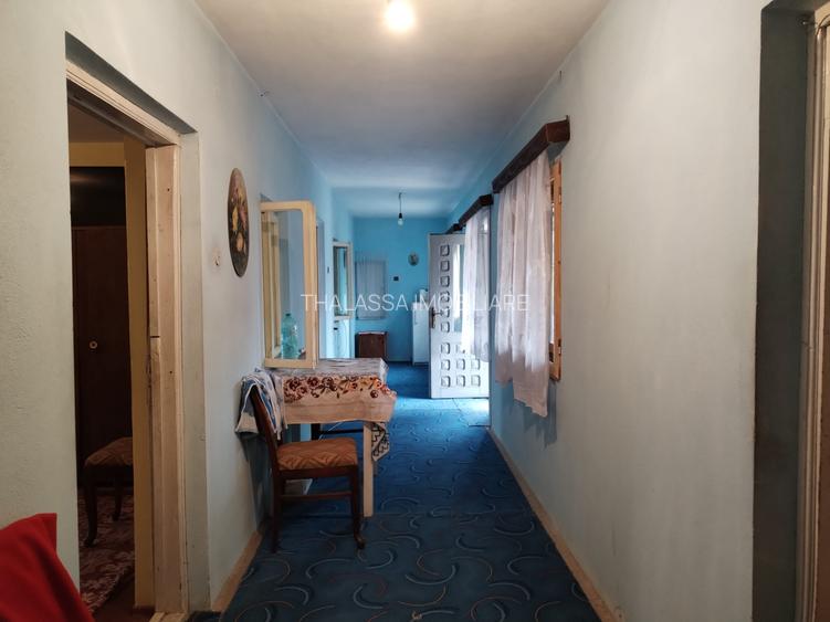 Casa cu teren -  central Segarcea - 11