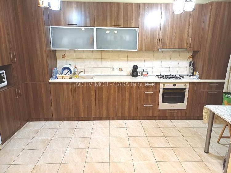 Vanzare Casa  - Vila - Prelungirea Ghencea - Margelelor - teren 300mp -  235000E - 8