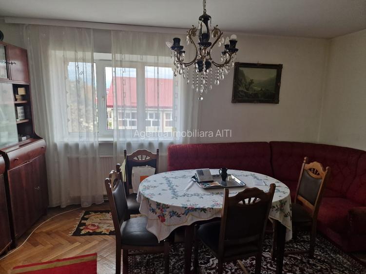 De Vanzare Apartament 3 camere et 4 zona centrala Suceava - 2