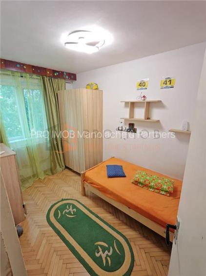 Apartament 3 camere cf 3 semidecomandat zona Micro 14 - 10