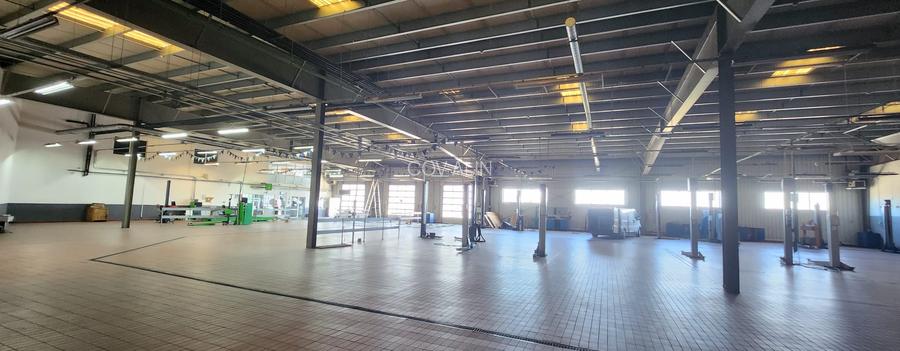 Showroom auto suprafata 6500 mp, teren 1500 mp, deschidere 90 ml la DN 1. - 20