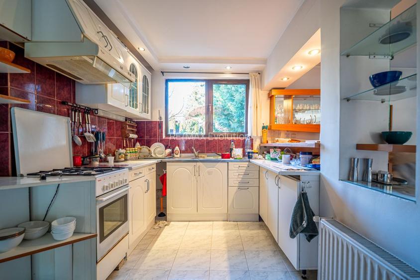 Vila cu 5 camere Sinaia, zonă liniștită, aproape de centrul statiunii - 8