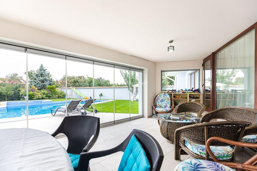 In dulcele stil mediteranean - casa de lux cu accente contemporane - 32