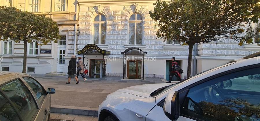 Spatiu Comercial Central pe Bulevardul Revolutiei linga Primarie - 14