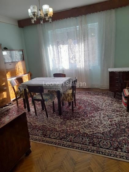 Casa cu etaj, 4 camere, central, acces in curte cu masina - 15