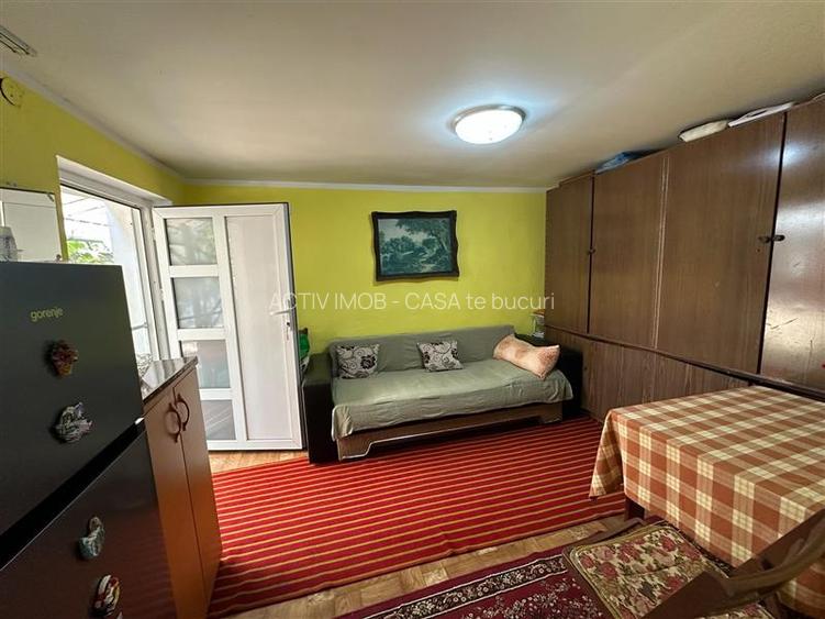 Casa Cocheta, Locuibila imediat,  cu Gradina si Curte,1500mp., Com.Birda. - 3
