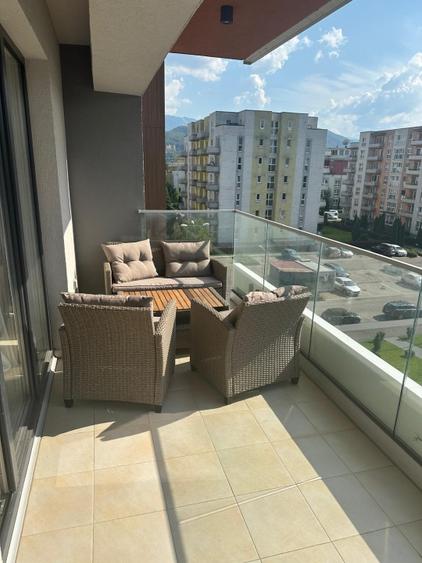 Chirie apartament nou, 2 camere Brasov Avantgarden + parcare + boxa
