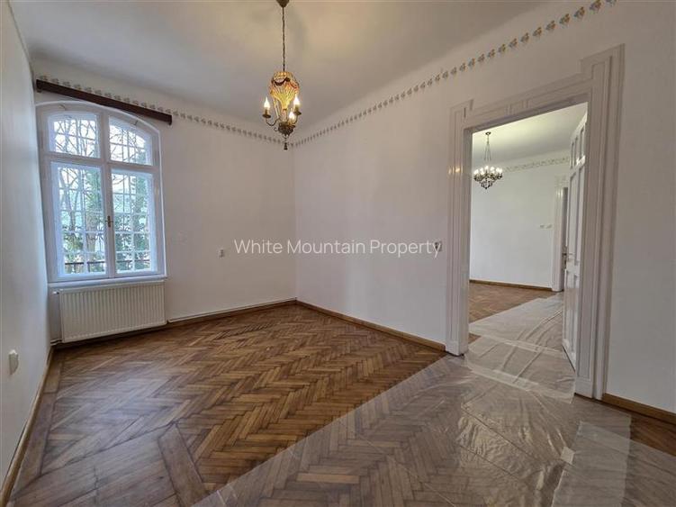 Birou superb renovat in Centrul Istoric Brasov - 2