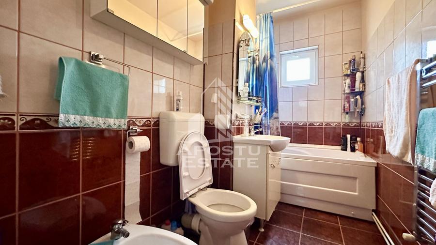 Apartament de vanzare cu 3 camere, decomandat,  Aradului  Timisoara