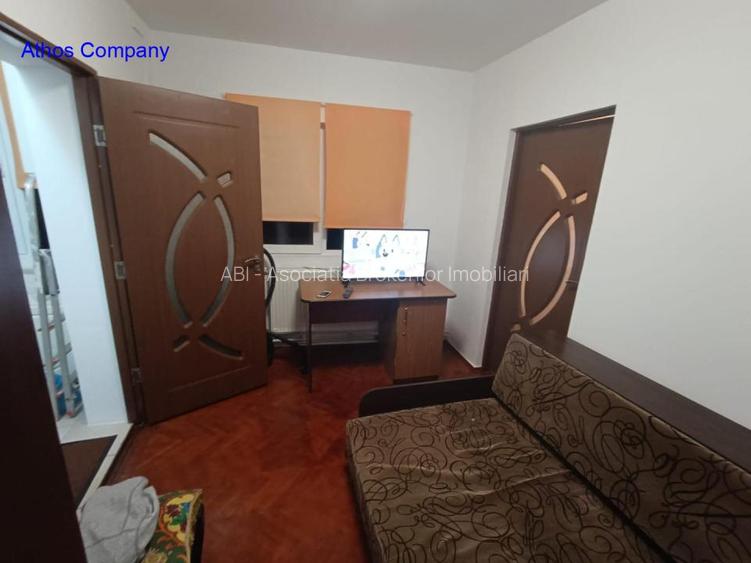 Inchirieri Case / vile SEMICENTRAL PIATA 1 MAI - 10