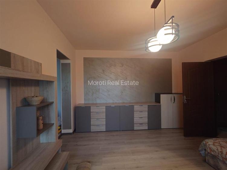 Apartament 3 camere Brad - 2