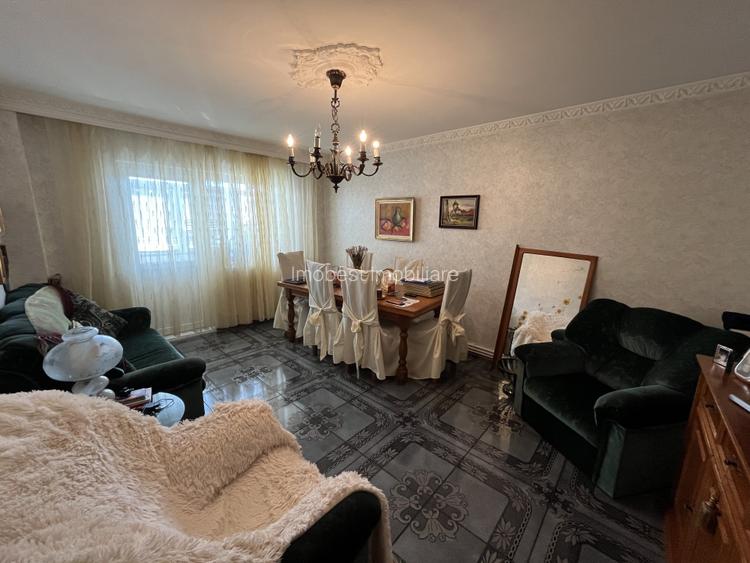 Fasleza nord, str Unirii, apartament cu 4 camere, decomandat, et 3/4! - 2