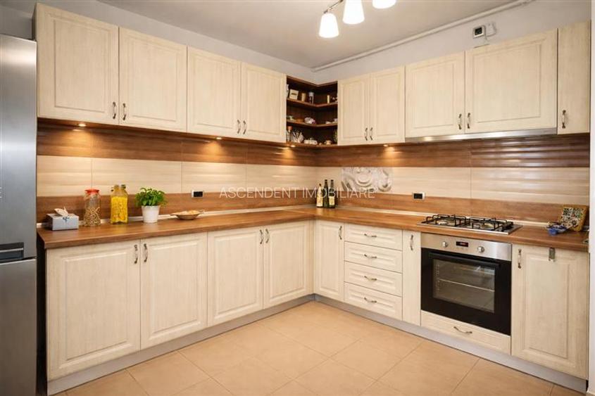 Premium Clasa A, 75mp, luminos, mobilat, echipat, ca nou, panorama, Tractorul, B - 2