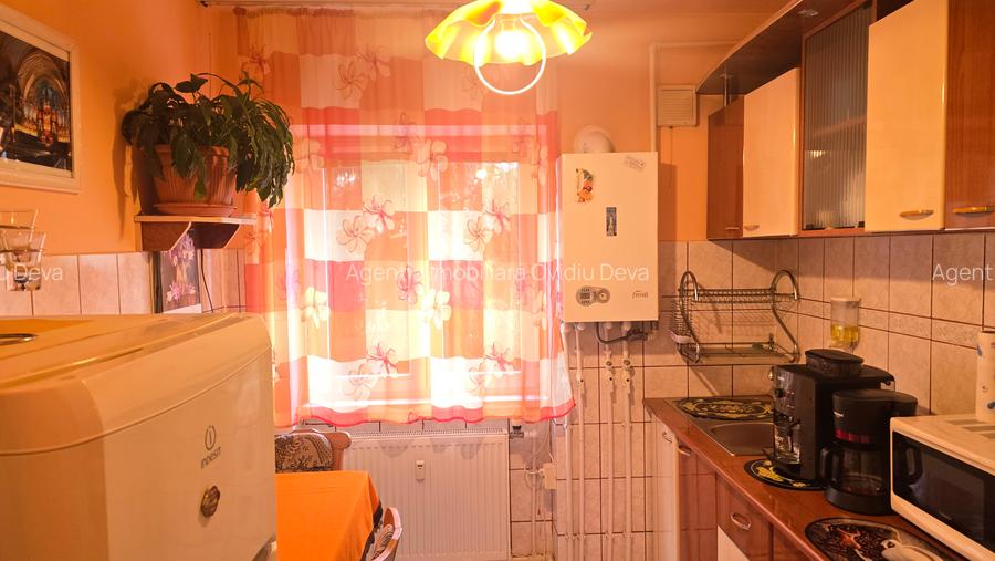 Vand apartament 2 camere in Deva, zona Zamfirescu, situat pe mijloc, etaj 2, - 3