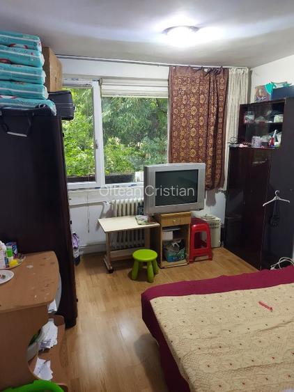 3 camere- semidecomandat, Str Ioan Berindei nr.3, Teiul Doamnei Sector 2 - 3