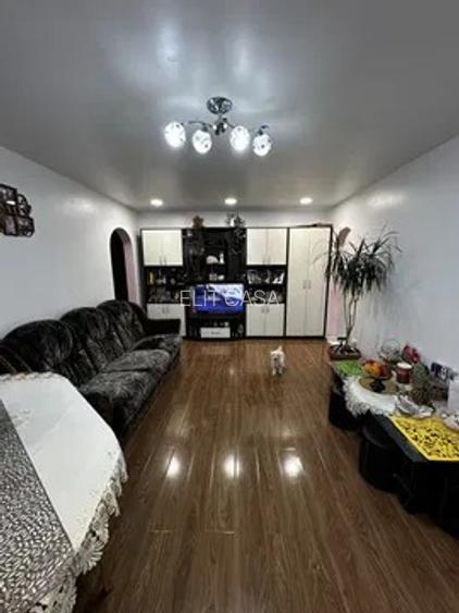 Apartament de 3 camere, etaj 2/4, zona Alexandru cel Bun - 3