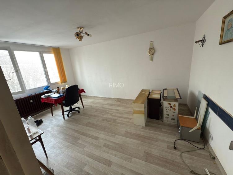 Apartament incapator, patru camere, Resita-Berceni, 120.000€ negociabil - 4