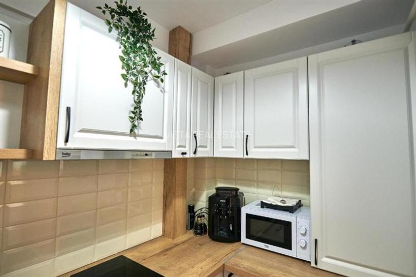 Garsoniera cu Jacuzzi, Priveliste Superba si Randament Investitional de Pana la - 7