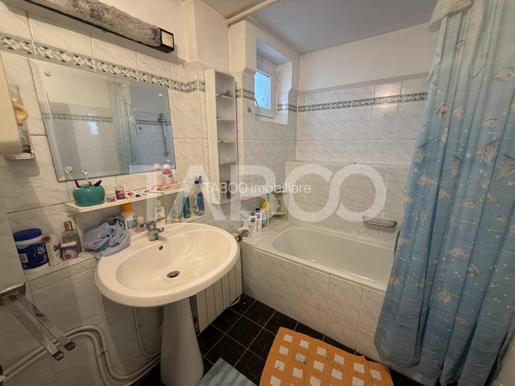 Casa de vanzare 3 camere 134 mpu teren liber 143 mp garaj Fagaras - 10