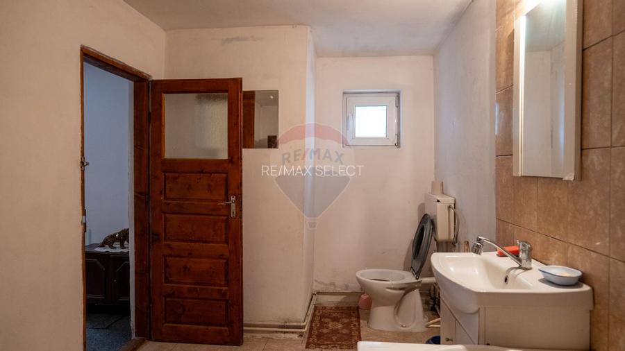 Oferta - casă de vânzare  si teren 241 mp, în zona Andronache - 8