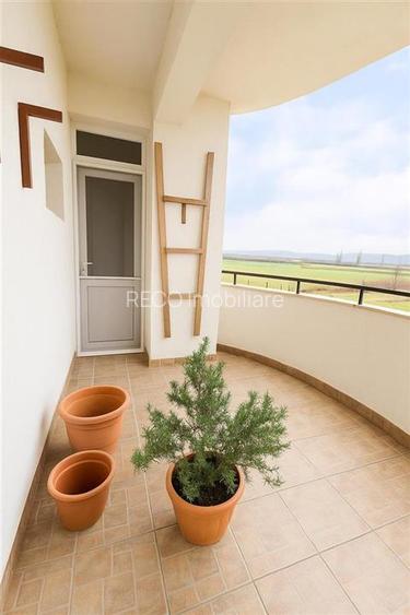 RECO Apartament ultra spatios, de 222 mp utili+terasa foarte mare, inchisa, in B - 11