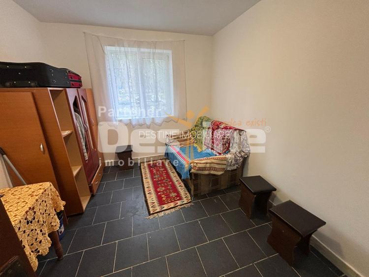 Cameră de cămin renovată, ușă metalică și geam termopan, zona Astra - 2