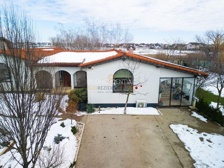 Resedinta spectaculoasa  – Vila exclusivista deschidere directa la lac - 3