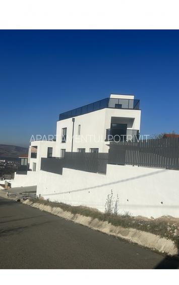 DE VANZARE ! Casa INDIVIDUALA cu GRADINA 400 mp si TERASA  spectaculoasa ! - 2