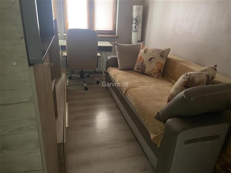 Apartament 4 camere , zona Piata Moldovei -Scoala nr 2 , decomandat 80 mp , imbu - 3