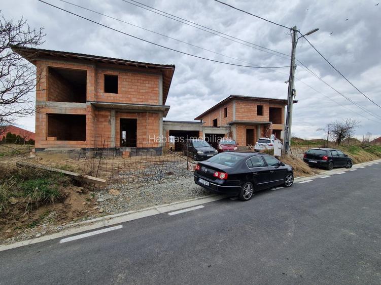 Casa individuala (semicolectiva) 172 mp utili, teren 765 mp Feleacu - 3