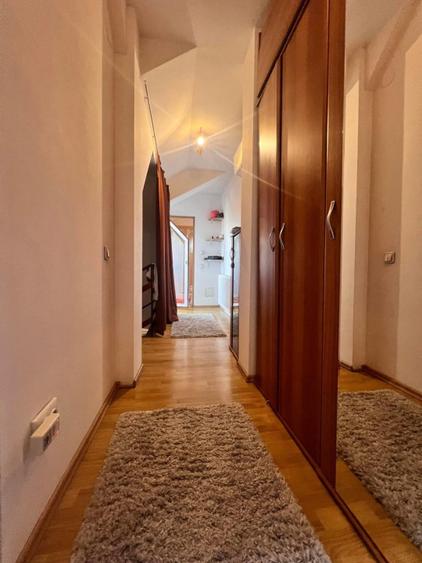 Apartament 4 camere decomandat cu scara interioara, Zona Sarari