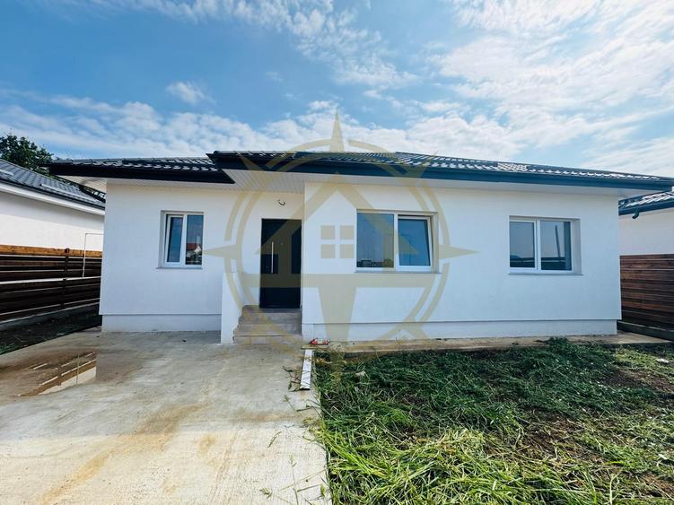 DOM00504 - CASA 4 CAMERE DARZA - CREVEDIA