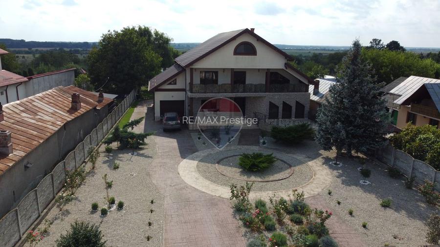 Vanzare - vilă cu 6 camere, teren 3900 mp, Vacaresti, Dambovita