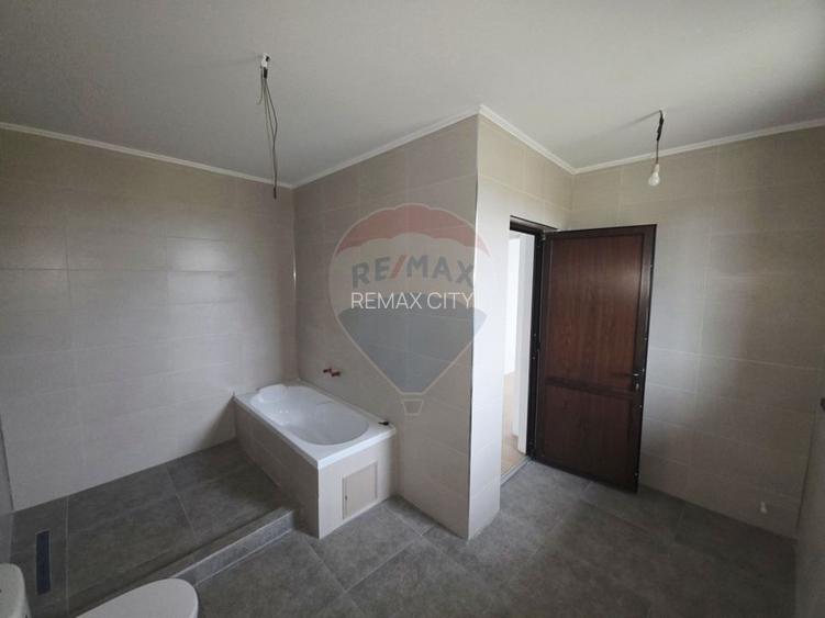 Casă cu livadă și teren generos – Girov - 16