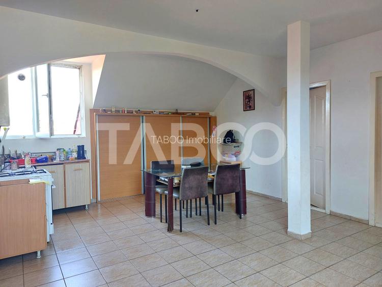 Apartament decomandat 3 camere zona centrala Cisnadie de vanzare - 3
