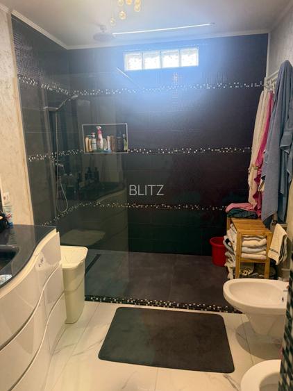 CASA DEOSEBITSA MOBILATA in stil italian ,zona podul VIORELE , teren 280 mp - 7