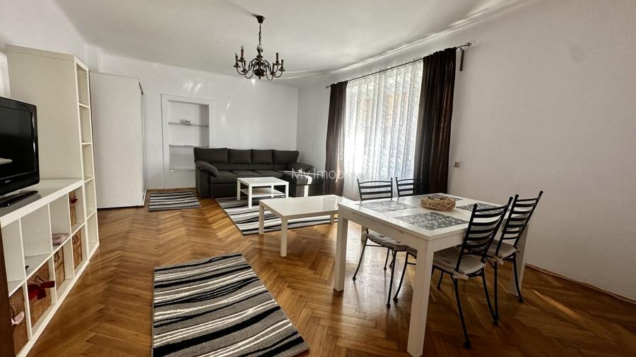 Apartament in casa cu 2 camere ,beci si curte pe Strada Titulescu ,zona Afi - 3