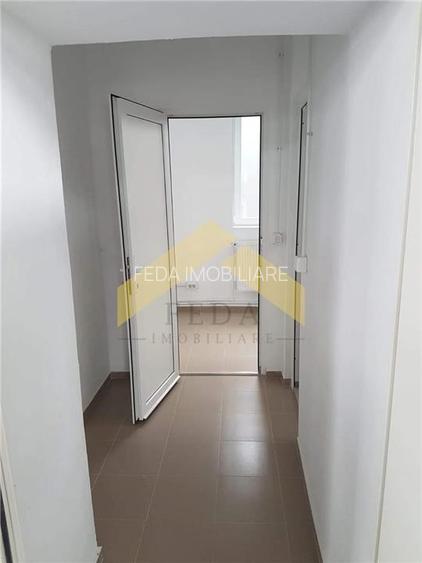 De vanzare doua hale pe un teren imprejmuit 9000 mp zona Gai - 3