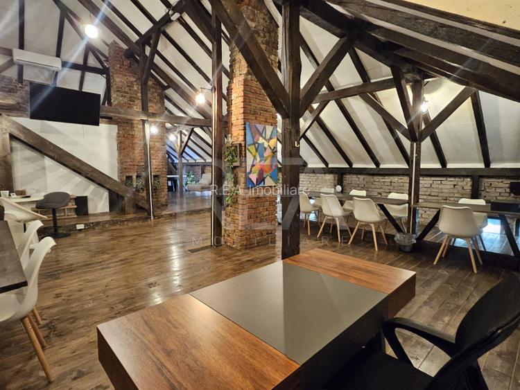 Casa de birouri de inchiriat 11 camere - 26