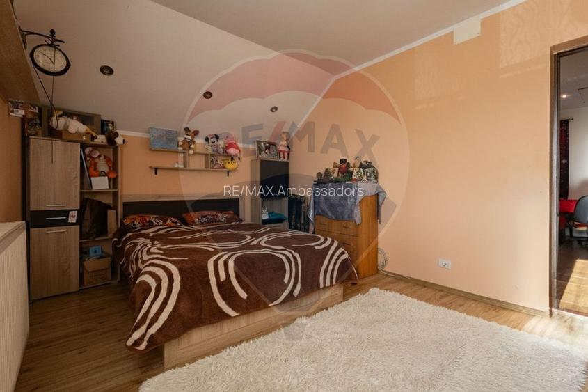 Casă / Vilă cu 6 camere de vânzare în zona Sagului - 8