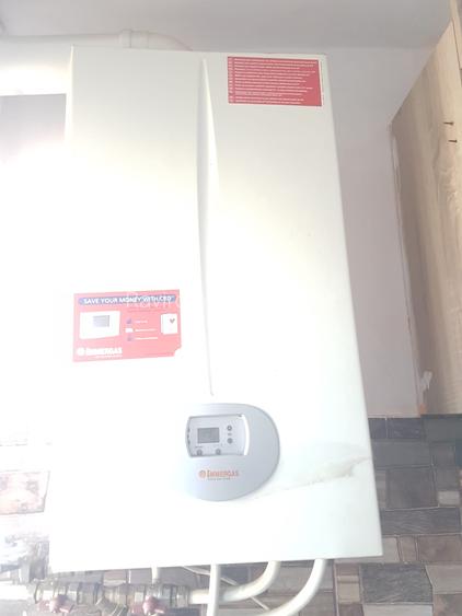 Apartament doua camere, nedecomandat, etaj trei, CT, termopan, balcon, geam baie - 15