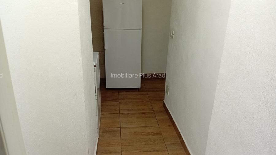 Inchiriez apartament cu 2 camere in zona centrala -langa Unicredit Bank - 11