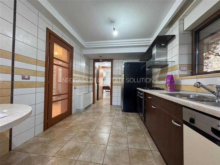 VILA IMPRESIONANTA LANGA PADURE // PISICINA INTERIOARA // TEREN 1700 MP - 43