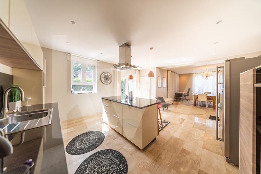 Vila cu 5 dormitoare si gradina generoasa, perfecta pentru familia ta! - 12