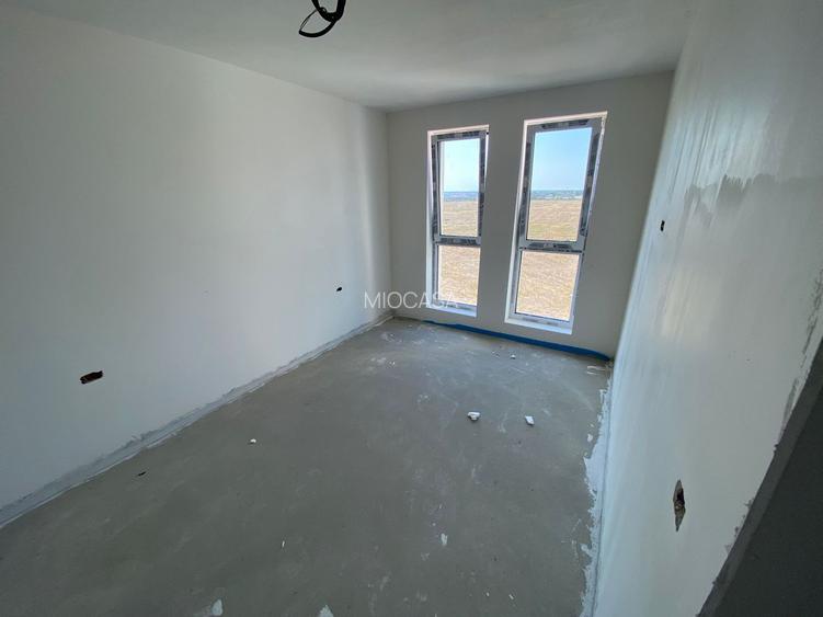 Nou. Decomnadat. Etaj intermediar. Lift. Terasa mare. Spatios - 4