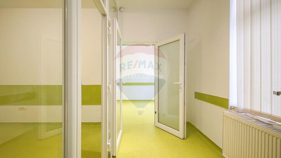 Spațiu birouri/cabinete medicale 66 mp, str. Iuliu Maniu, Brașov - 12