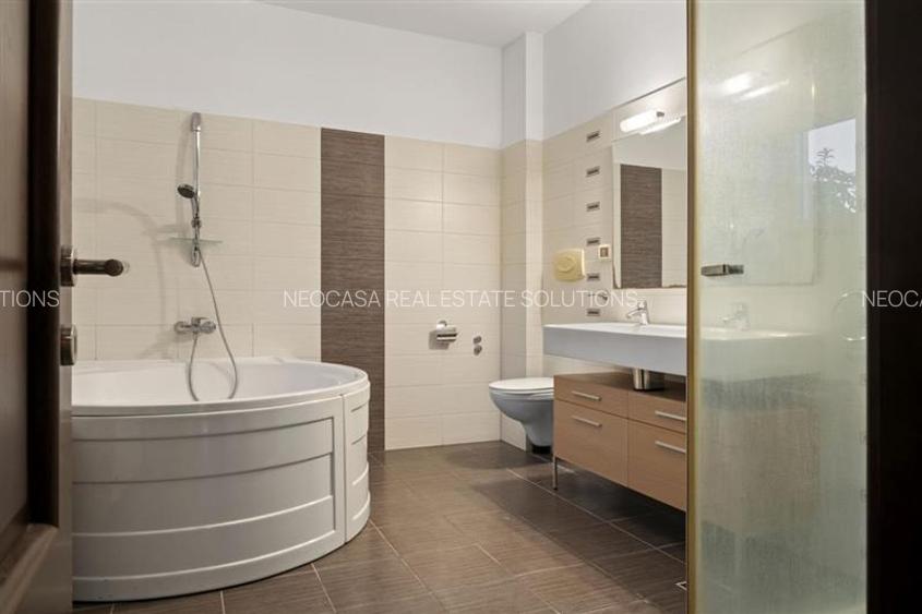 Vila de lux in apropiere de Cambridge School | Curte superba - 26